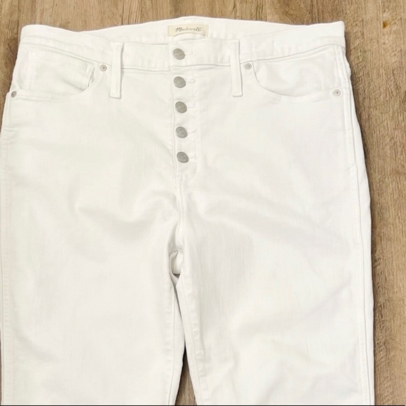 Madewell Stovepipe Jeans in Pure White: Button-Front Edition - Picture 8 of 12